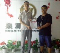 張成榮電烤雞架加盟，1人也能干！讓創(chuàng)業(yè)變簡單！
