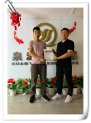 賀：青島秦先生成功加盟張成榮電烤雞架項(xiàng)目！