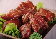 張成榮電烤雞架專注電烤美食,產品多元售賣,攔盡客戶